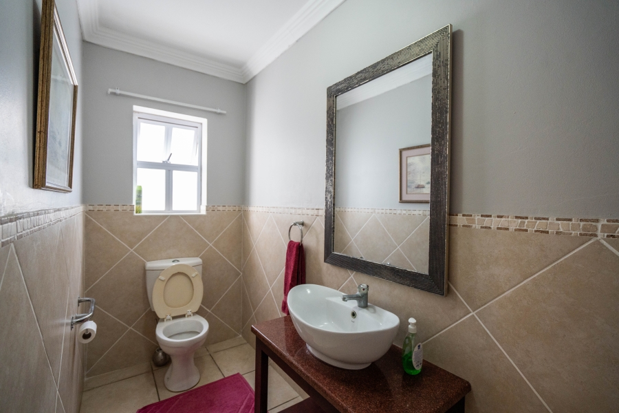 5 Bedroom Property for Sale in Royal Alfred Marina Eastern Cape